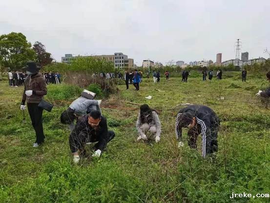 说明: 307857677754380420